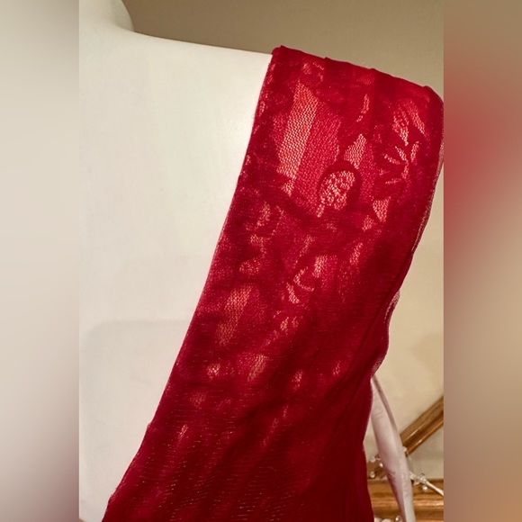 JJ’s House Burgundy NWT Sheath/Column Tea-Length Tulle Cocktail Dress Ruffle Sz4 - Picture 9 of 16